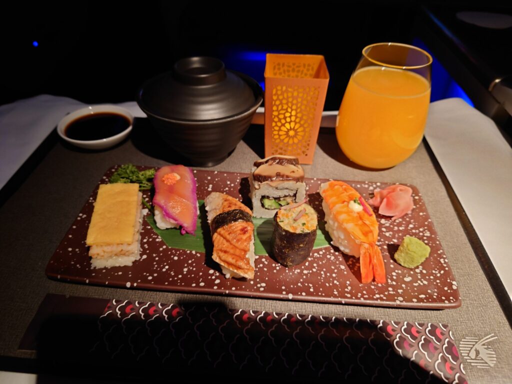 カタール航空ビジネスクラスの食事　にぎり寿司