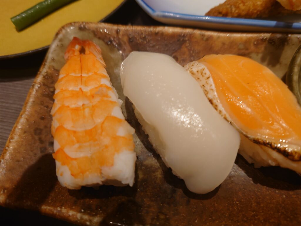 ライブキッチンで提供される寿司