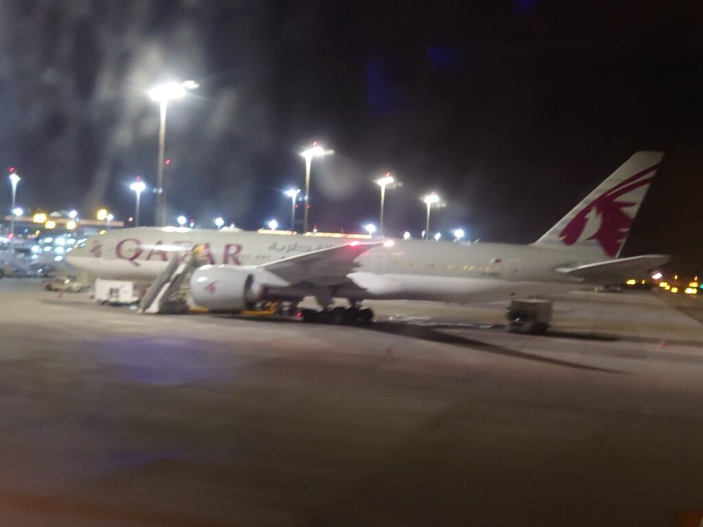 駐機場にあるカタール航空機