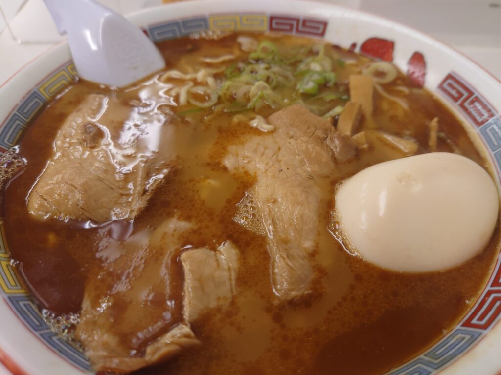 旭川にあるラーメン店「蜂谷五条操業」　しょうゆ半熟煮たまご