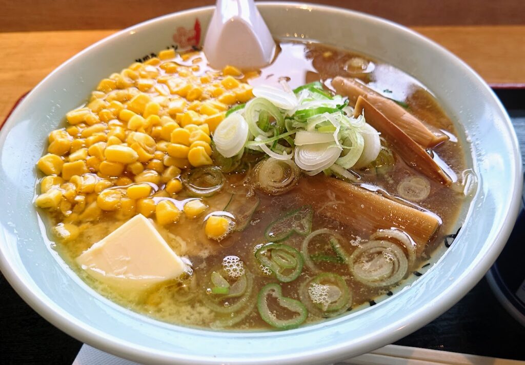 旭川空港のフードコート　醤油バターコーンラーメン