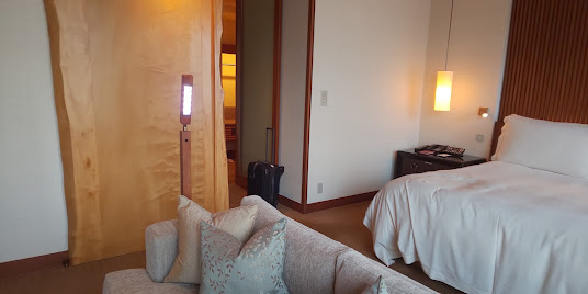 ザ・ペニンシュラ東京の部屋　廊下とベッドルームとの間の扉