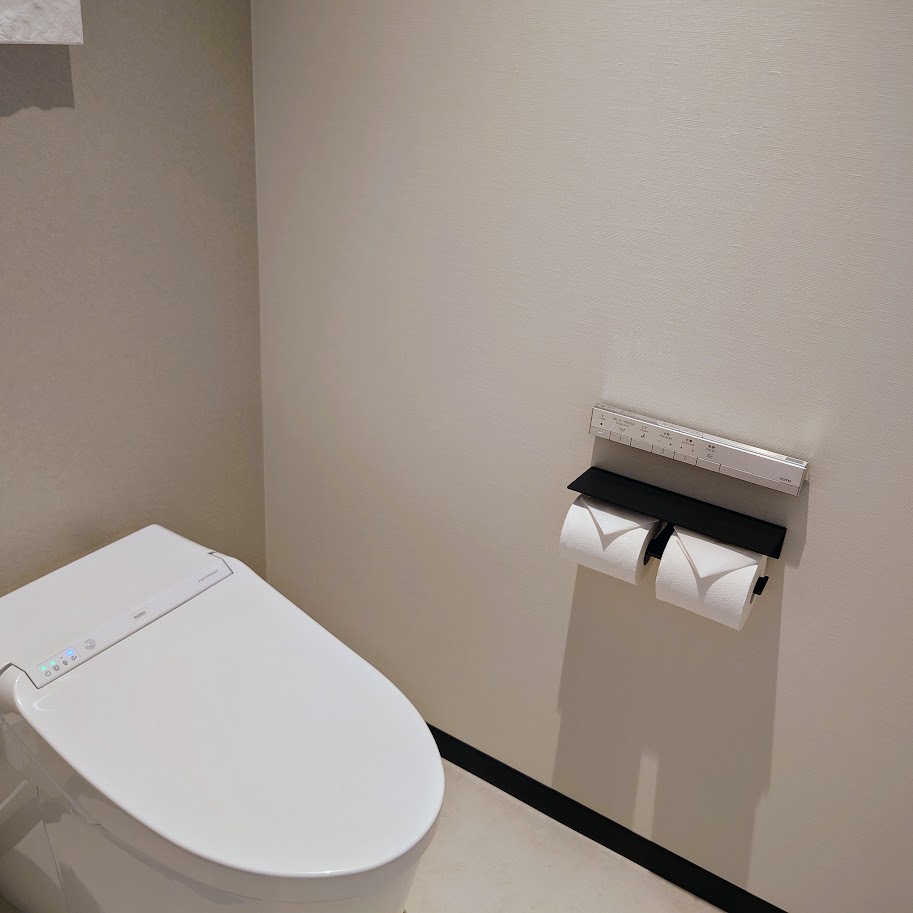 シェラトン鹿児島の部屋のトイレ　パナソニック製のシャワートイレ完備