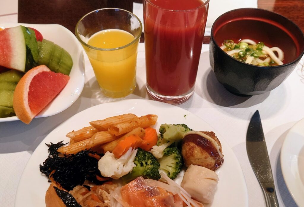 シェラトン都ホテル大阪の朝食　皿に盛られた料理