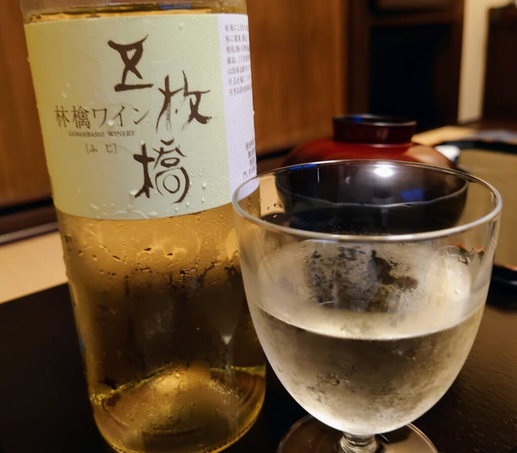 峡雲荘の夕食　林檎ワイン